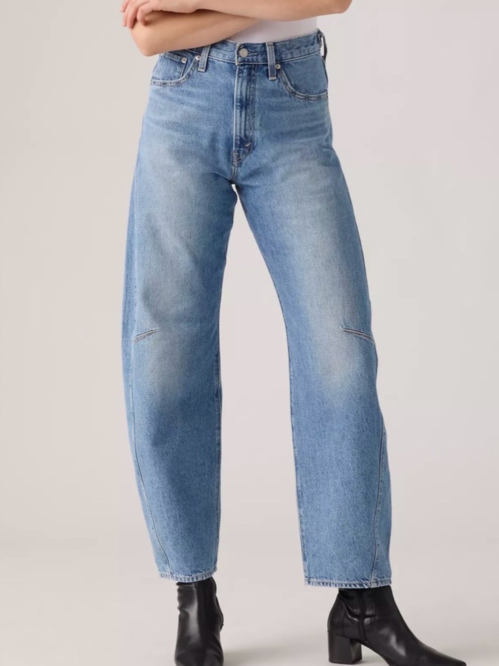 Levi’s cinch waist barrel jean size 30